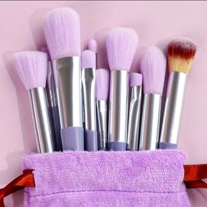 LAVENDER 13 PIECE BRUSH SET AND VELVET POUCH.